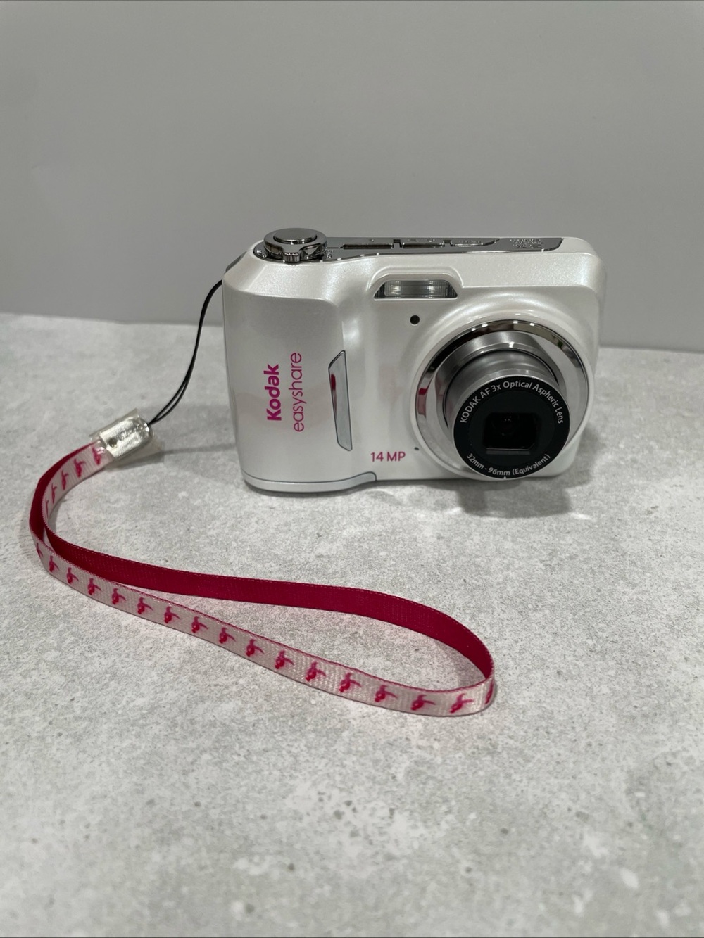 Kodak EasyShare C1530 14MP Digital Camera White Pink Susan G Komen TESTED MINT
